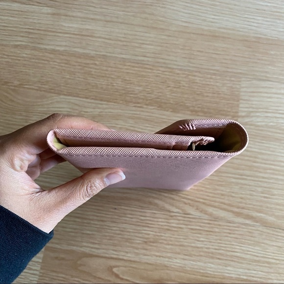 Zoppen Blush Pink Leather Travel Wallet - Picture 5 of 10